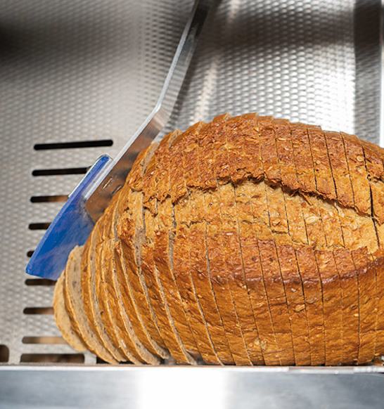 https://marel.com/media/auve1q4s/sirius-plus-table-top-bread-slicer-machine-sliced-bread.jpg?width=546&height=582&rnd=133403764852930000